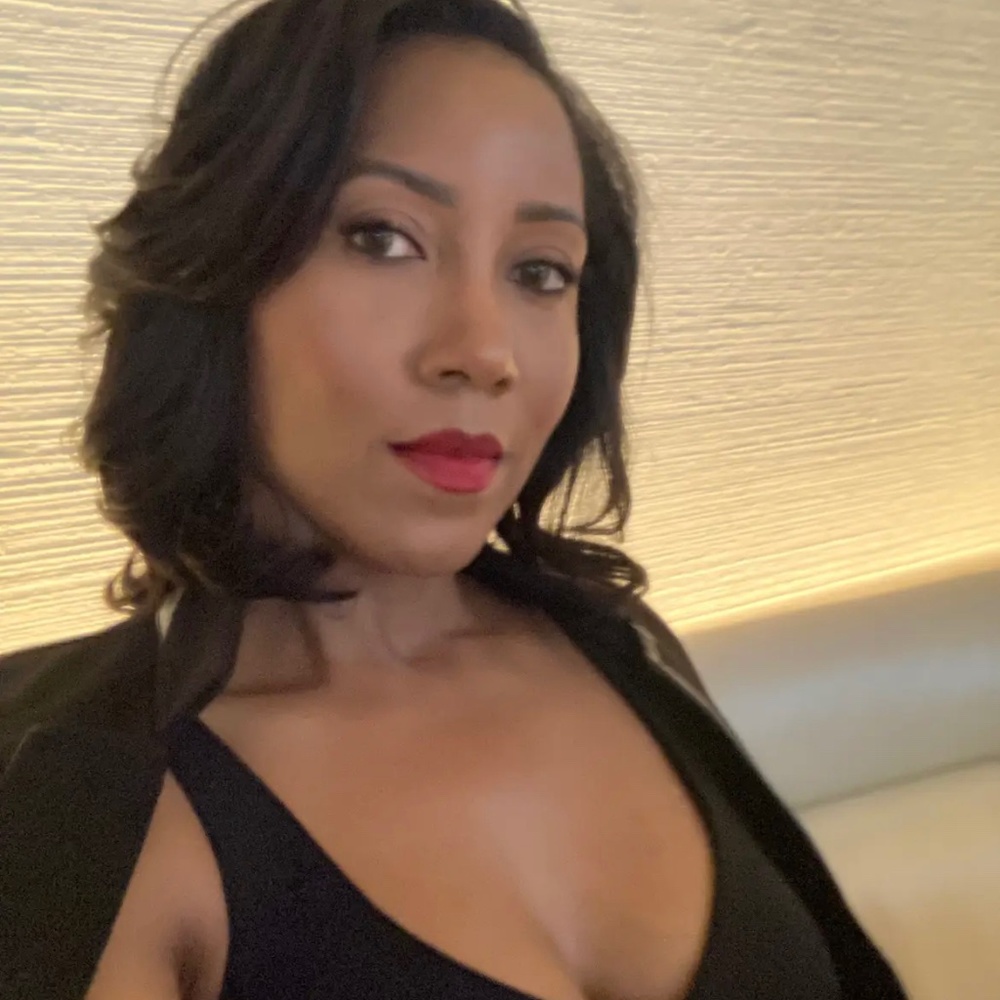 Meet your Posher, Iris